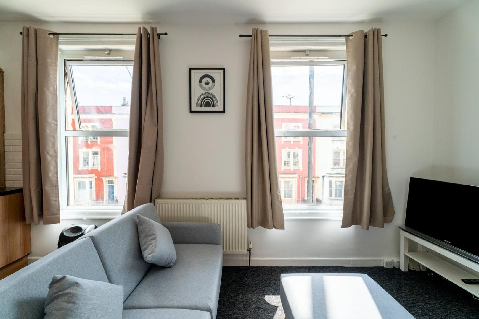 Apartament Cozy Urban | Retreat Modern 1br | Free Parking *